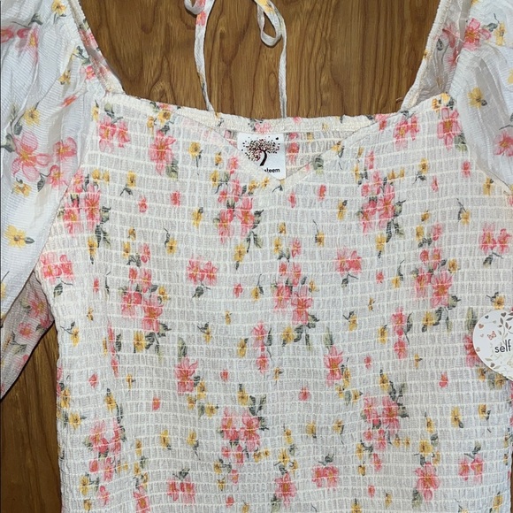 Self Esteem NWT SIZE XL Floral Puff Sleeve Top - Picture 4 of 8